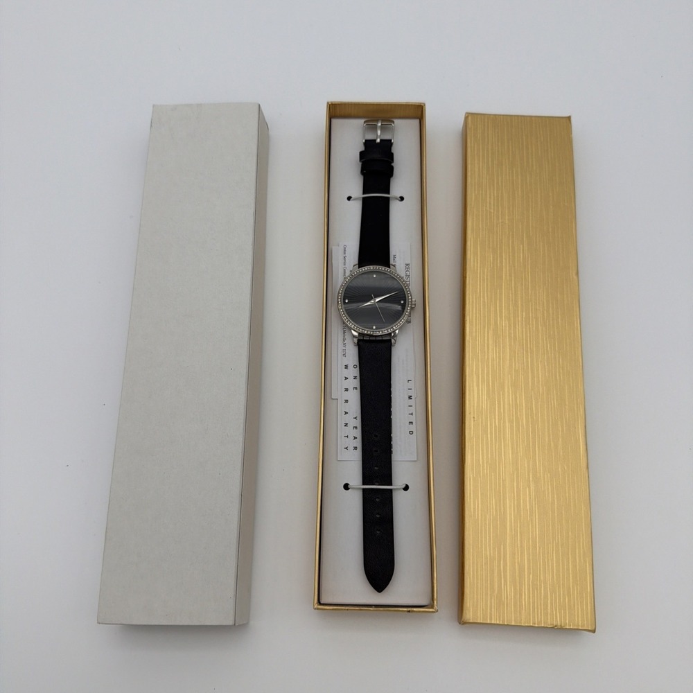 Manhattan By Croton Lady Silver Analog Quartz Watch